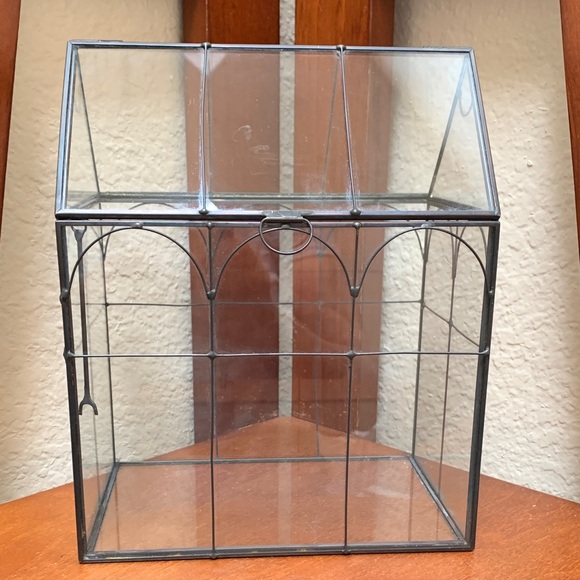 Other - 🔹Metal House Terrarium.